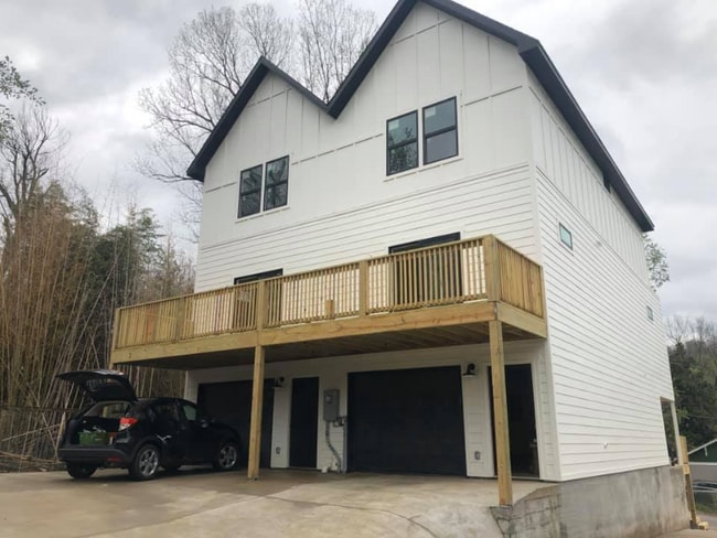 property at 123 N Washington Ave