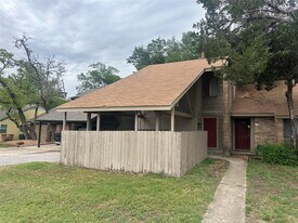 6907 Woodhue Dr in Austin, TX - Building Photo