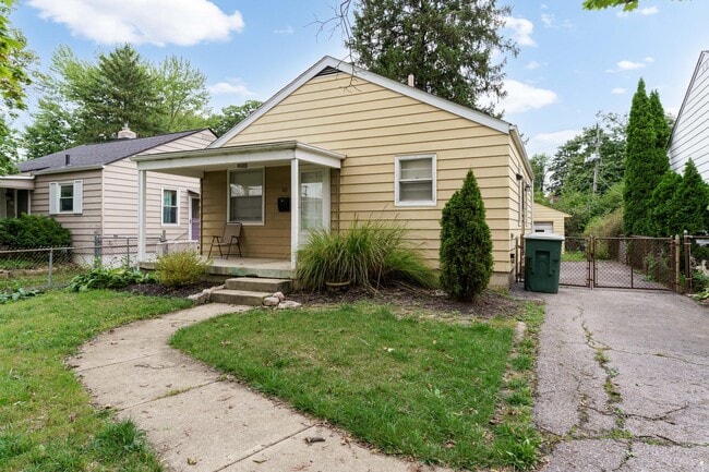 62 E Stanton Ave in Columbus, OH - Building Photo - Building Photo