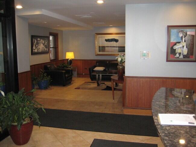 6030 N Sheridan Rd, Unit 1601 in Chicago, IL - Building Photo - Building Photo