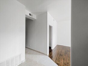 3135 W Augusta Blvd, Unit 2R in Chicago, IL - Building Photo - Building Photo