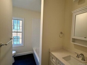 6376 Mill St in Rhinebeck, NY - Building Photo - Building Photo