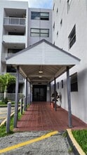 8185 NW 7th St in Miami, FL - Building Photo - Building Photo