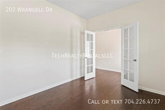 202 Wrangell Dr in Mooresville, NC - Building Photo - Building Photo