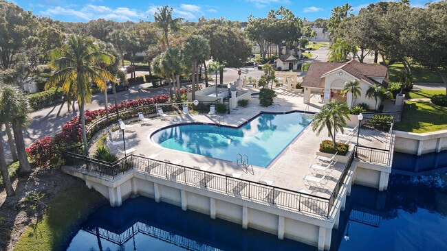 8140 Bridgewater Ct in West Palm Beach, FL - Building Photo - Building Photo