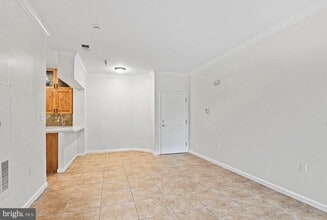 12901 Alton Square in Herndon, VA - Building Photo - Building Photo