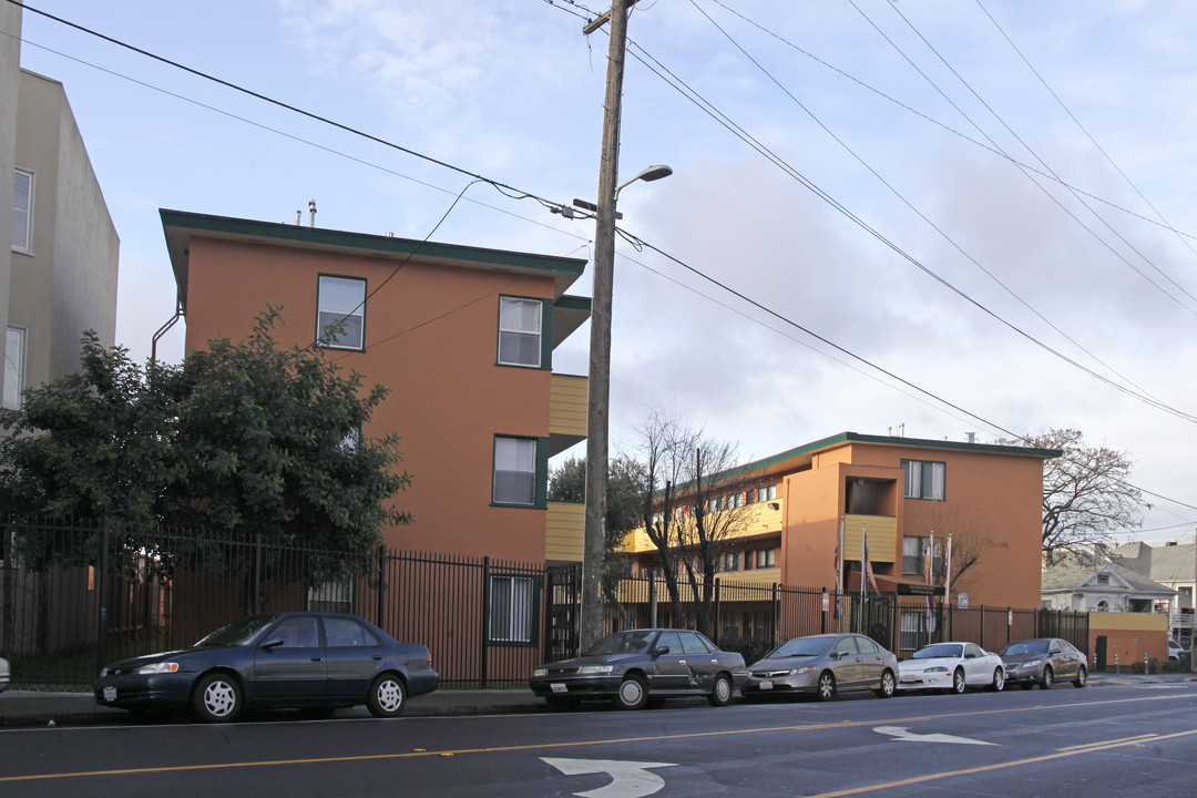 Casa Magna in Oakland, CA - Foto de edificio