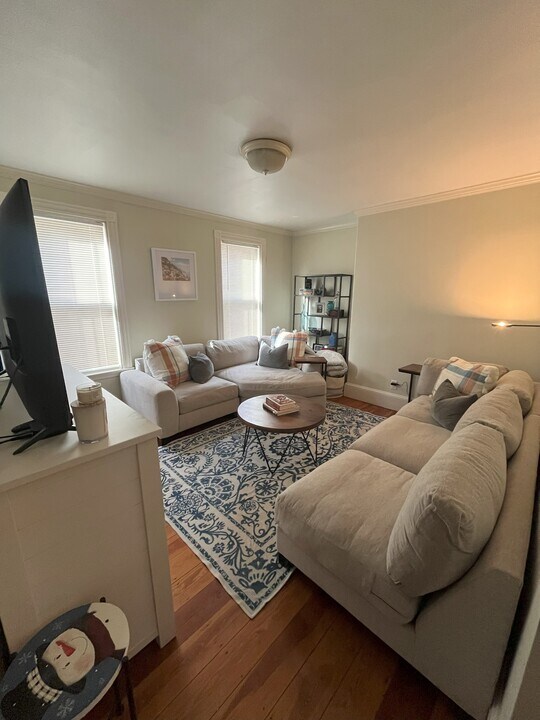 23 Boynton St in Boston, MA - Building Photo