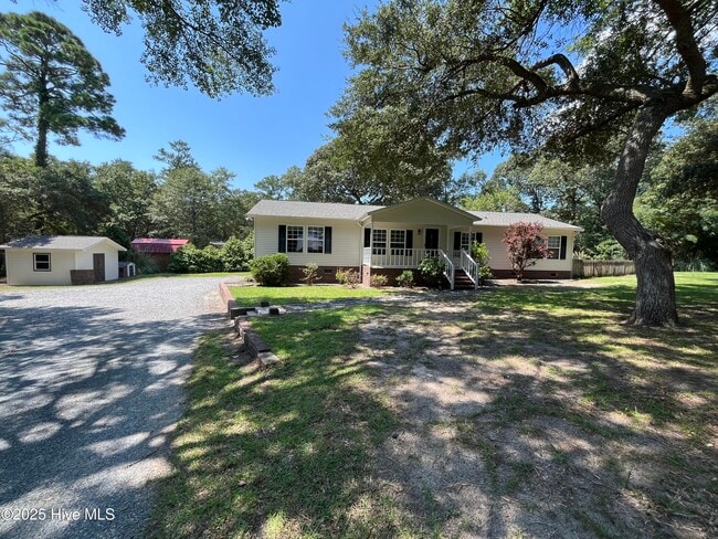 112 Elsie Dr in Hampstead, NC - Building Photo - Building Photo