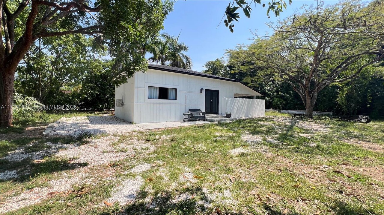 19675 SW 264th St in Homestead, FL - Building Photo