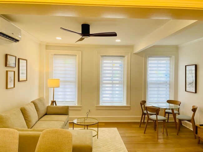 313 C St SE, Unit #2, Unit #2