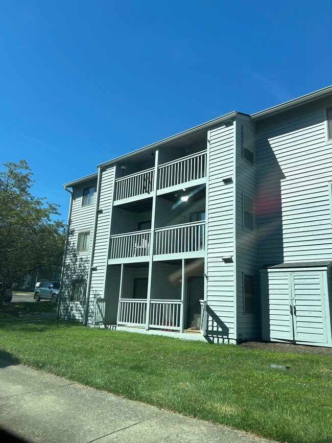 503 Sunridge Dr, Unit Sunridge apartments in Blacksburg, VA - Building Photo - Building Photo