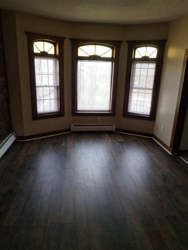 property at 407 Wethersfield Ave