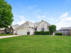 1402 Carlton Ridge Dr in Cordova, TN - Building Photo - Building Photo