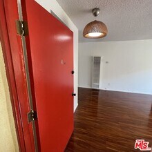 2112 Manhattan Beach Blvd in Redondo Beach, CA - Building Photo - Building Photo