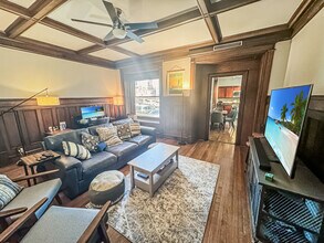 559 W Surf St in Chicago, IL - Building Photo - Building Photo