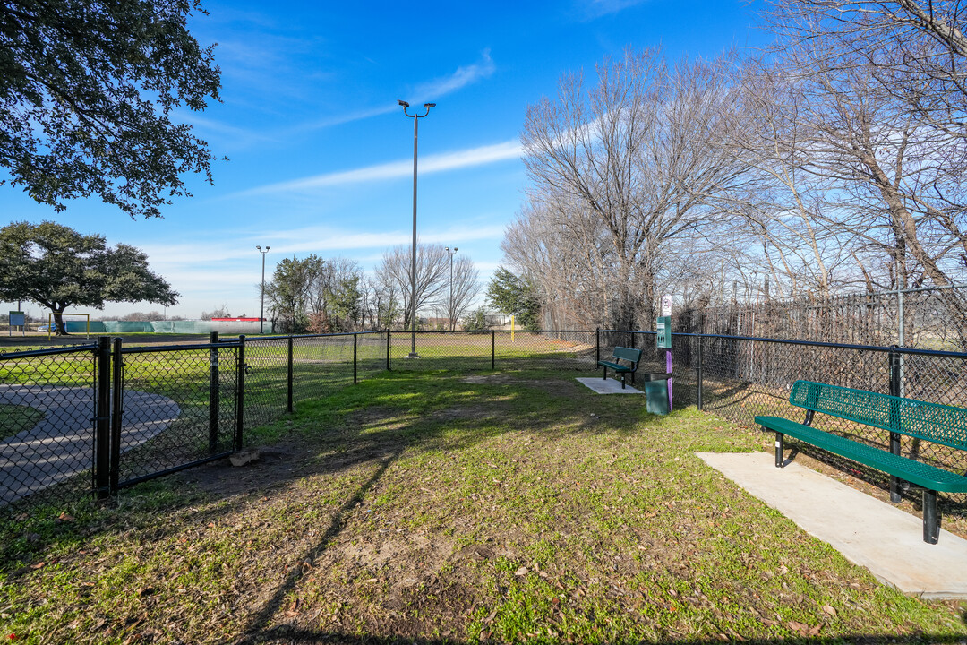 Nova Apartment Homes in Dallas, TX - Building Photo