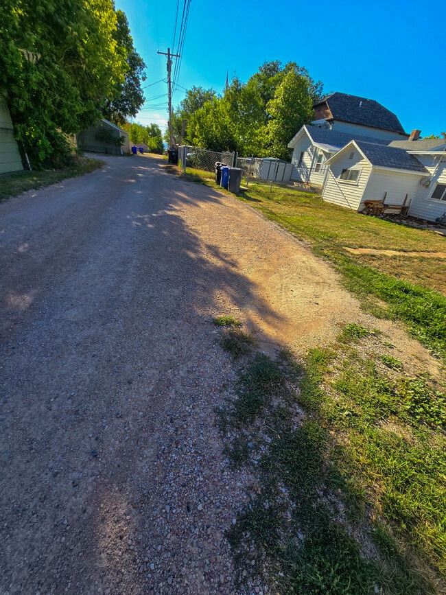 515 E New York St, Unit 515 1/2 east new york str