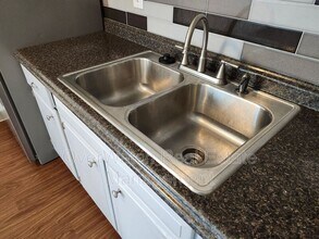 717 N Bliss St in Anchorage, AK - Building Photo - Building Photo