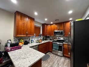 8052 N Oriole Ave in Niles, IL - Building Photo - Building Photo