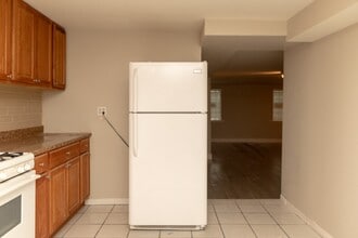 1052 N Oakley Blvd, Unit G in Chicago, IL - Building Photo - Building Photo