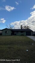 486 Evergreen St NE in Palm Bay, FL - Building Photo
