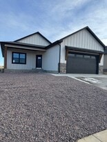 344 Arrowhead Dr in Florence, CO - Building Photo