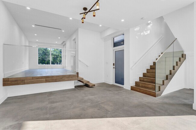 454 Fernwood Rd in Key Biscayne, FL - Building Photo - Building Photo