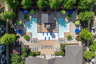 Grand Oak at Town Park in La Vergne, TN - Building Photo