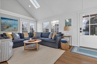 26 Cedar Island Ave in Clinton, CT - Building Photo - Building Photo