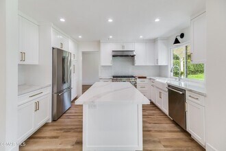 6823 Castle Peak Dr in Los Angeles, CA - Building Photo - Building Photo