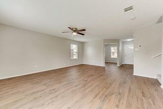 10428 Bear Hollow Dr in Fort Worth, TX - Building Photo - Building Photo