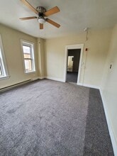 19 E State St in Hartford, WI - Building Photo - Building Photo