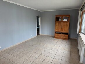 31 Irving St in Bethpage, NY - Building Photo - Building Photo