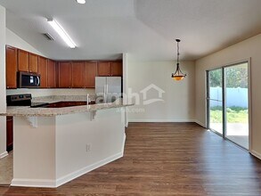 351 N Twin Maple Rd in St. Augustine, FL - Foto de edificio - Building Photo