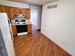 1317 W 19th St, Unit 1317 in Lawrence, KS - Building Photo - Building Photo