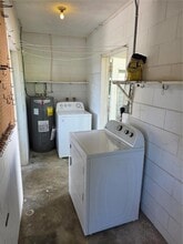 915 Norman Dr in Mount Dora, FL - Foto de edificio - Building Photo