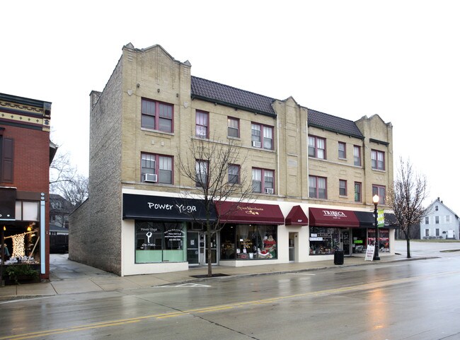 5225-5231 Main St in Downers Grove, IL - Building Photo - Building Photo