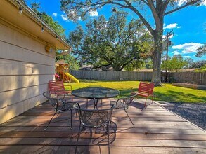 9507 Meadowbriar Ln in Houston, TX - Building Photo - Building Photo