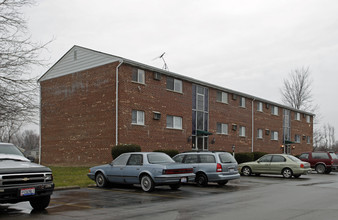 Emerald Gardens Apartments in Milford, OH - Foto de edificio - Building Photo