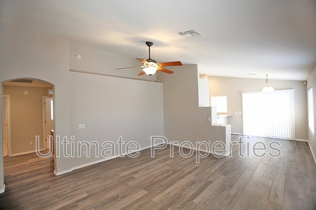 8023 W Melinda Ln in Peoria, AZ - Building Photo - Building Photo