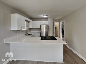 5438 Brandon Ct in Stone Mountain, GA - Foto de edificio - Building Photo