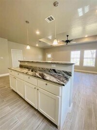 506 Robinson St photo'