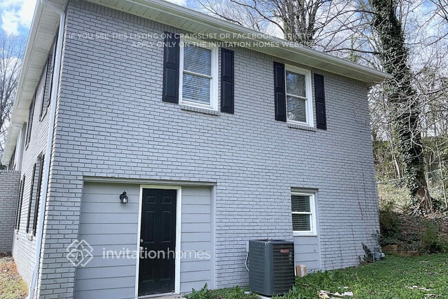 221 Cherrywood Dr in Woodstock, GA - Building Photo - Building Photo