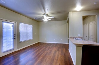 The Park at Sutton Oaks in San Antonio, TX - Foto de edificio - Interior Photo