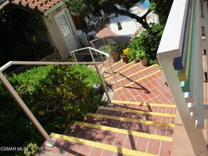 5042 Llano Dr in Los Angeles, CA - Building Photo - Building Photo