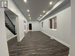 90 Kilrea Way in Brampton, ON - Building Photo - Building Photo