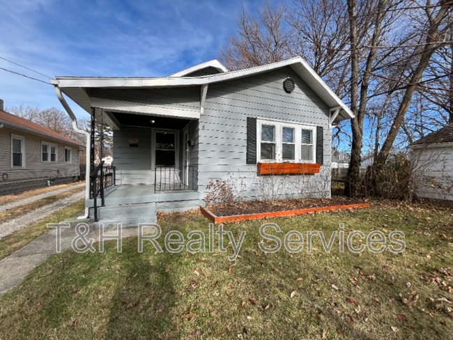 5956 E Beechwood Ave in Indianapolis, IN - Building Photo - Building Photo