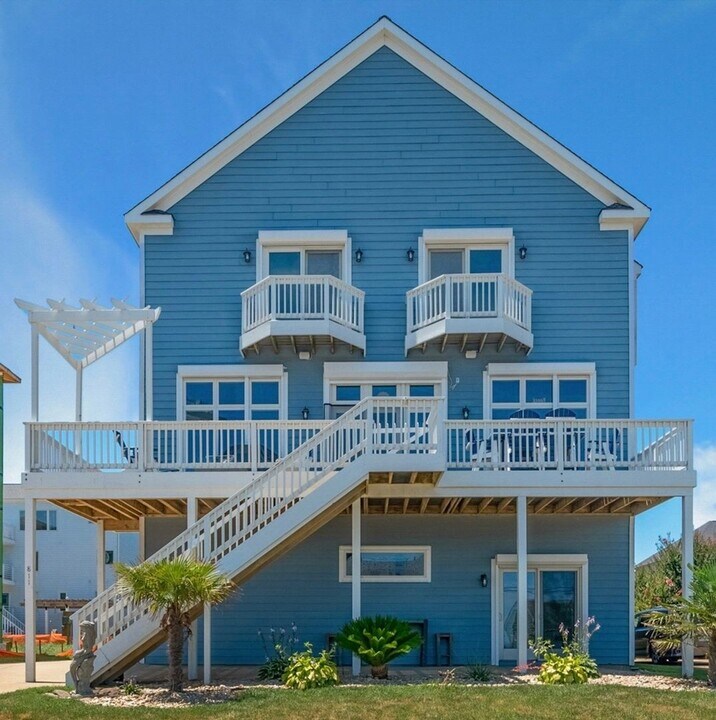 811 N 1st St in Hampton, VA - Foto de edificio