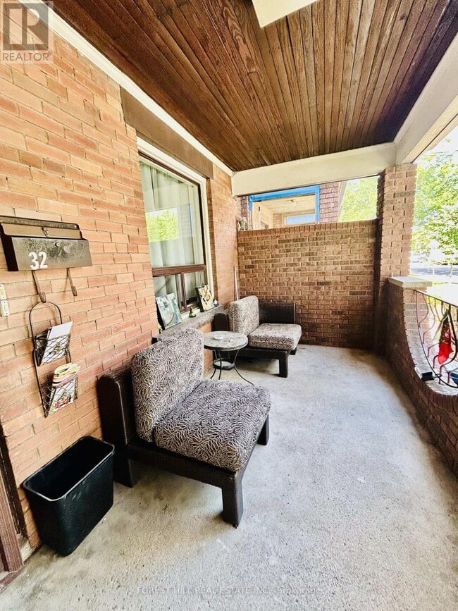32 Earlscourt Ave in Toronto, ON - Building Photo - Building Photo